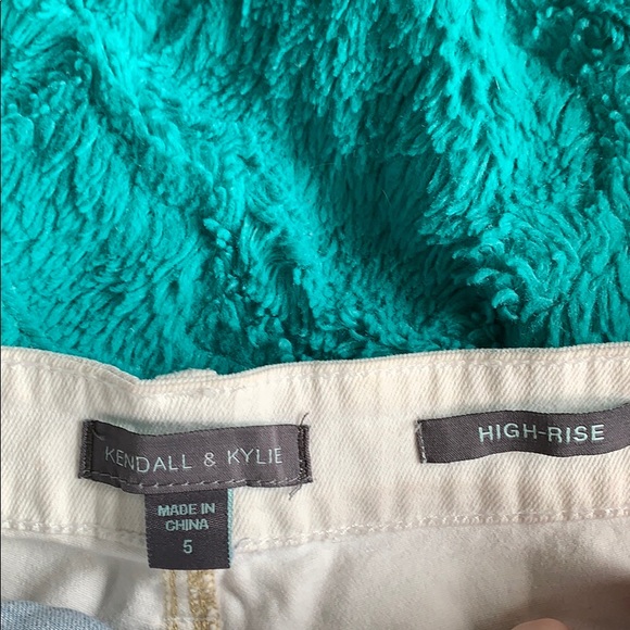 Multi colored high waisted shorts - Picture 3 of 3